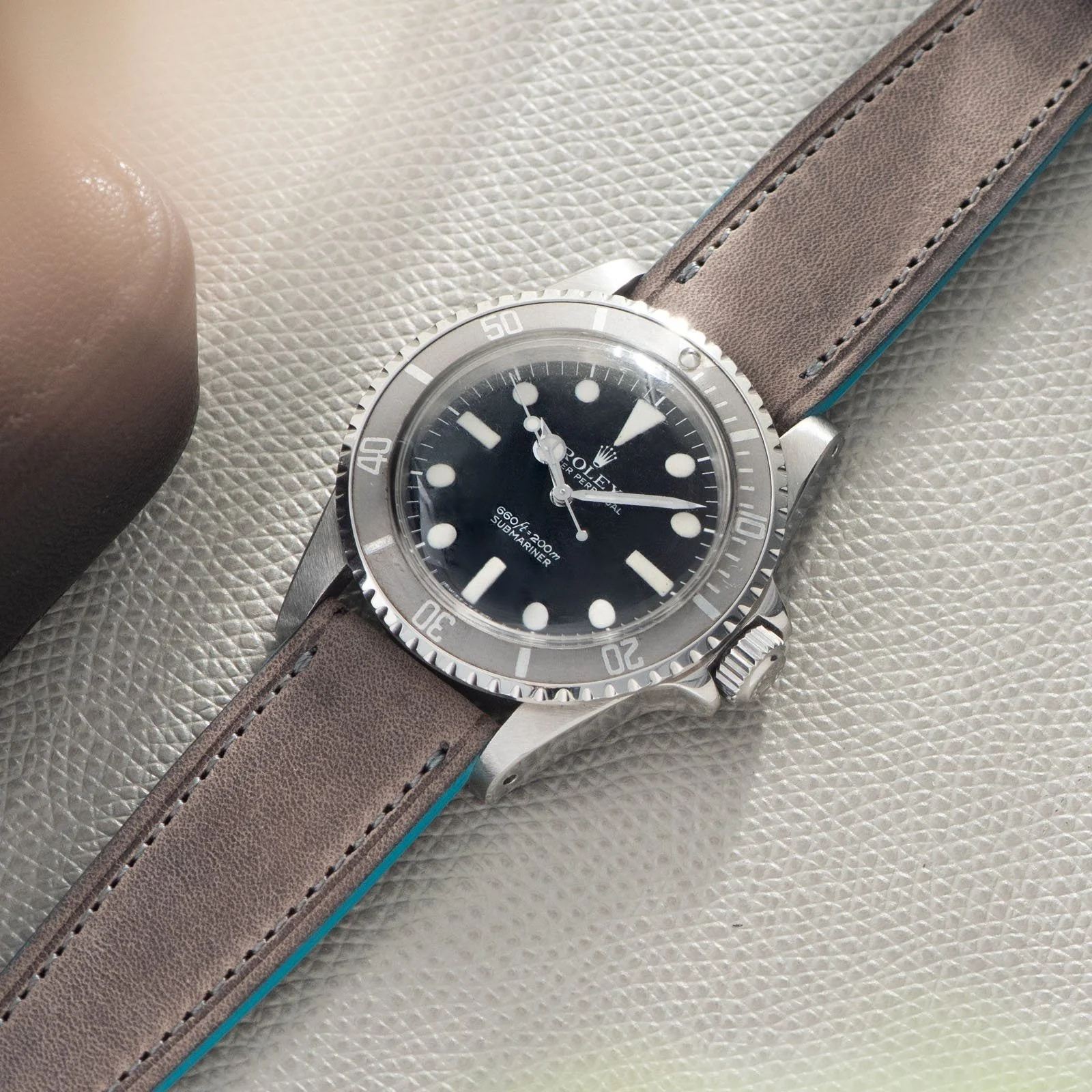 Baie des Anges Grey Leather Watch Strap - Image 5