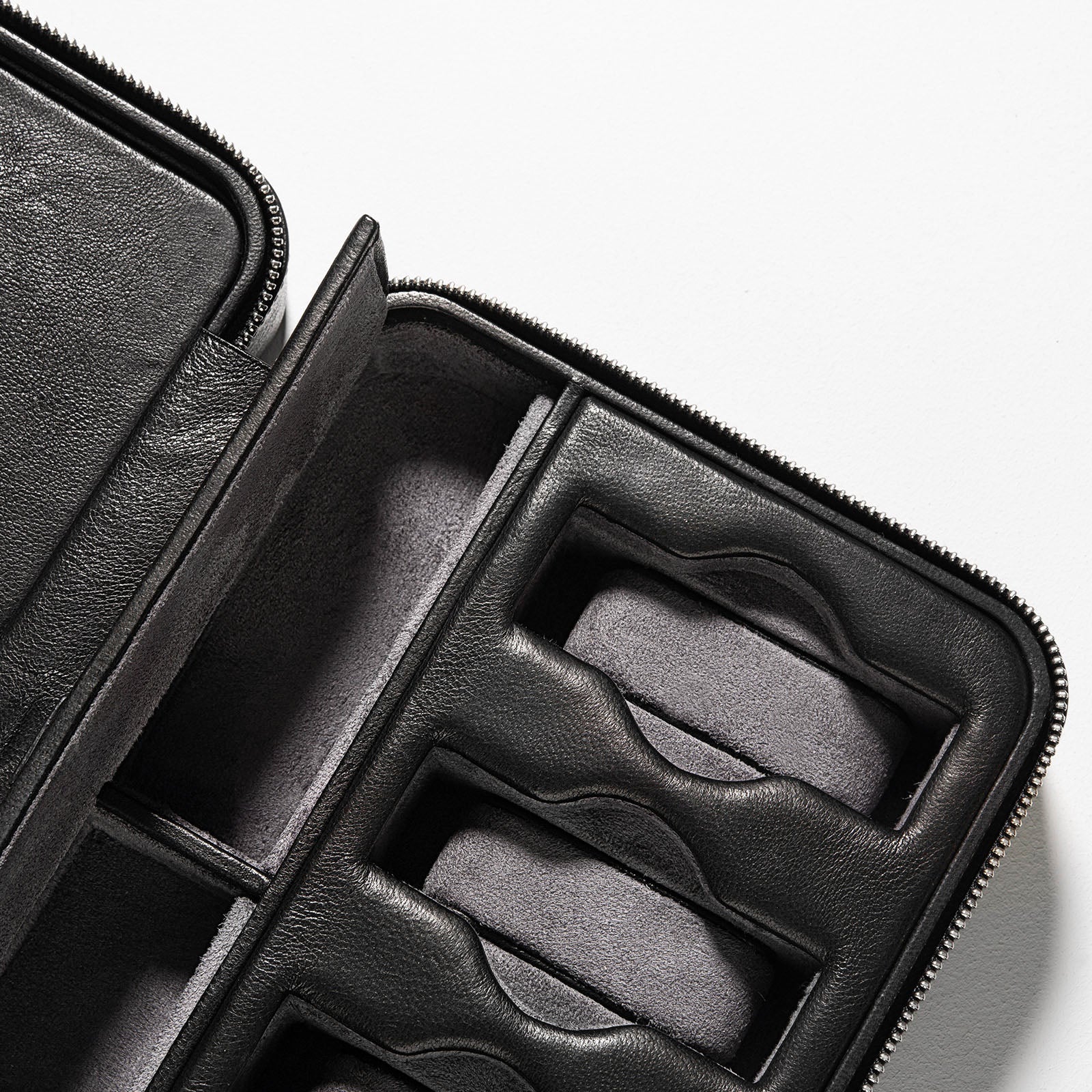 Black Luxury Leather Watch Box - Image 5