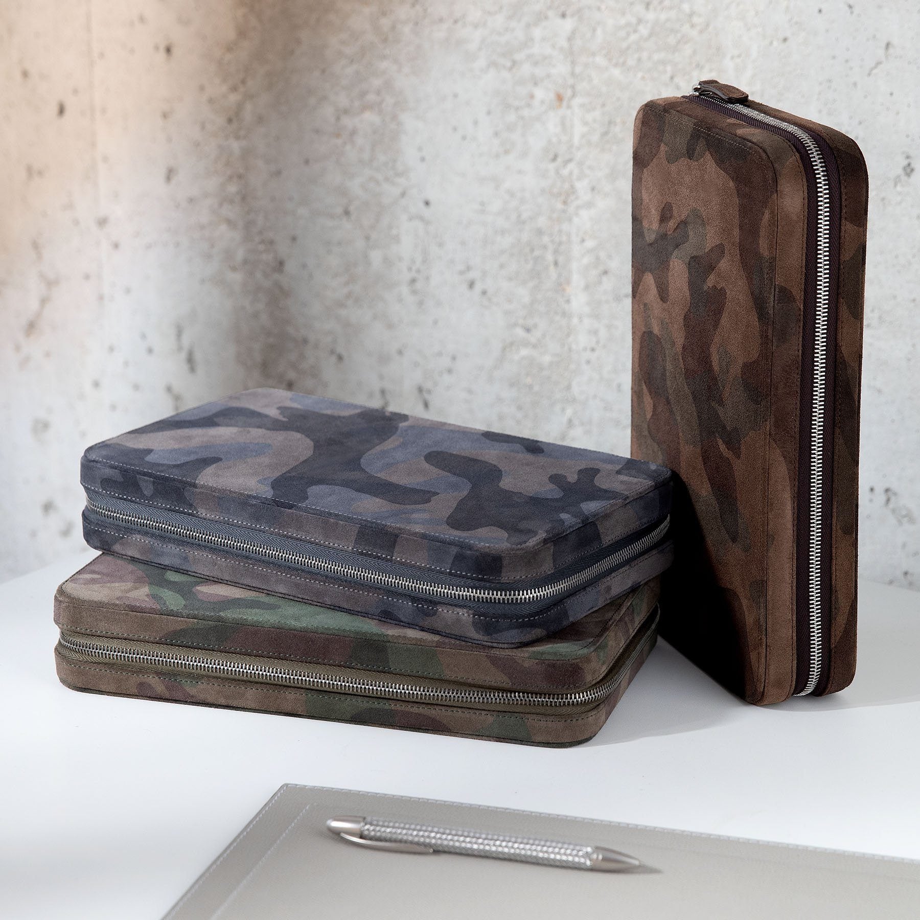 Blue Camo Suede 10 Watch Leather Zip Folder - Image 8