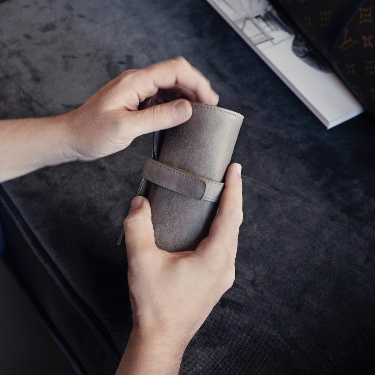 Grey Wax Treated 6 Watches Leather Roll - Image 7