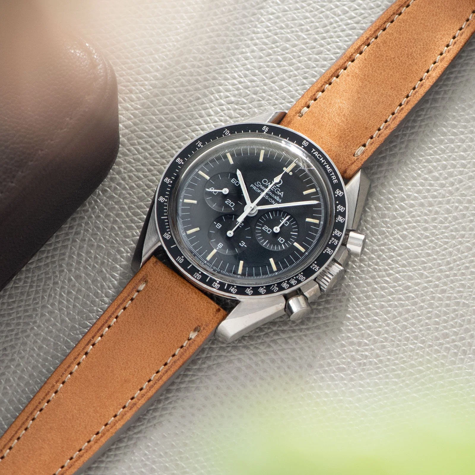 Montmartre Brown Leather Watch Strap - Image 4