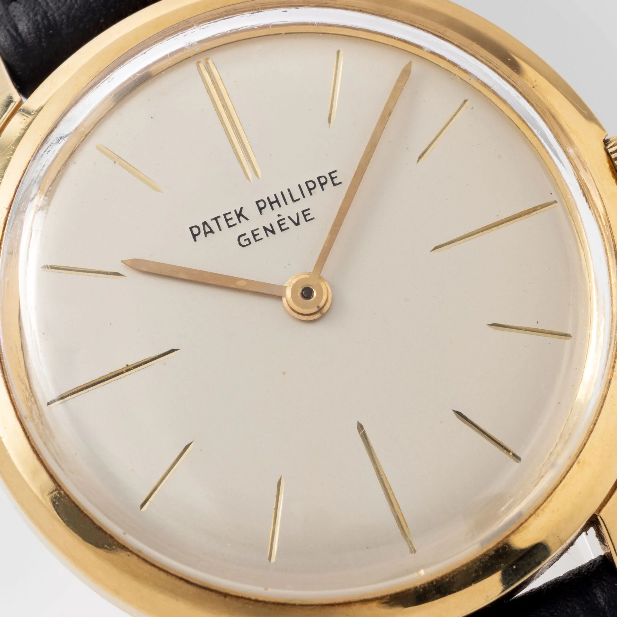 Patek Philippe Calatrava 2593J in 18k yellow gold with Extract of the Archives - Image 6